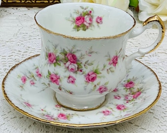 Paragon Victoriana Rose teacup and saucer circa 1950&#39;s.