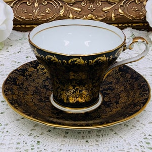 Tasse à thé et soucoupe Aynsley vers 1939+.