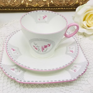 Shelley Art Deco teacup and saucer with dessert plate circa 1925-1945.