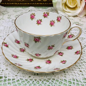Tasse à thé et soucoupe Aynsley vers 1939+.