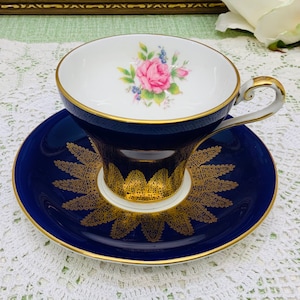 Tasse à thé et soucoupe Aynsley vers 1939+.
