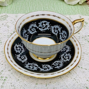 Aynsley teacup and saucer circa 1939+.