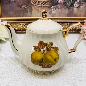 Sadler teapot circa 1937+.