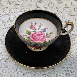 Tasse à thé et soucoupe Aynsley vers 1939+.