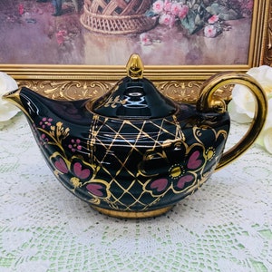 Arthur woods teapot circa 1954+