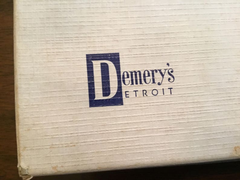 Vintage wedding handkerchiefs in original box