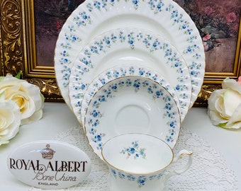 Royal Albert Memory Lane 5 pcs place setting circa 1965-2007