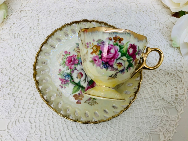 Saji teacup and saucer image 4