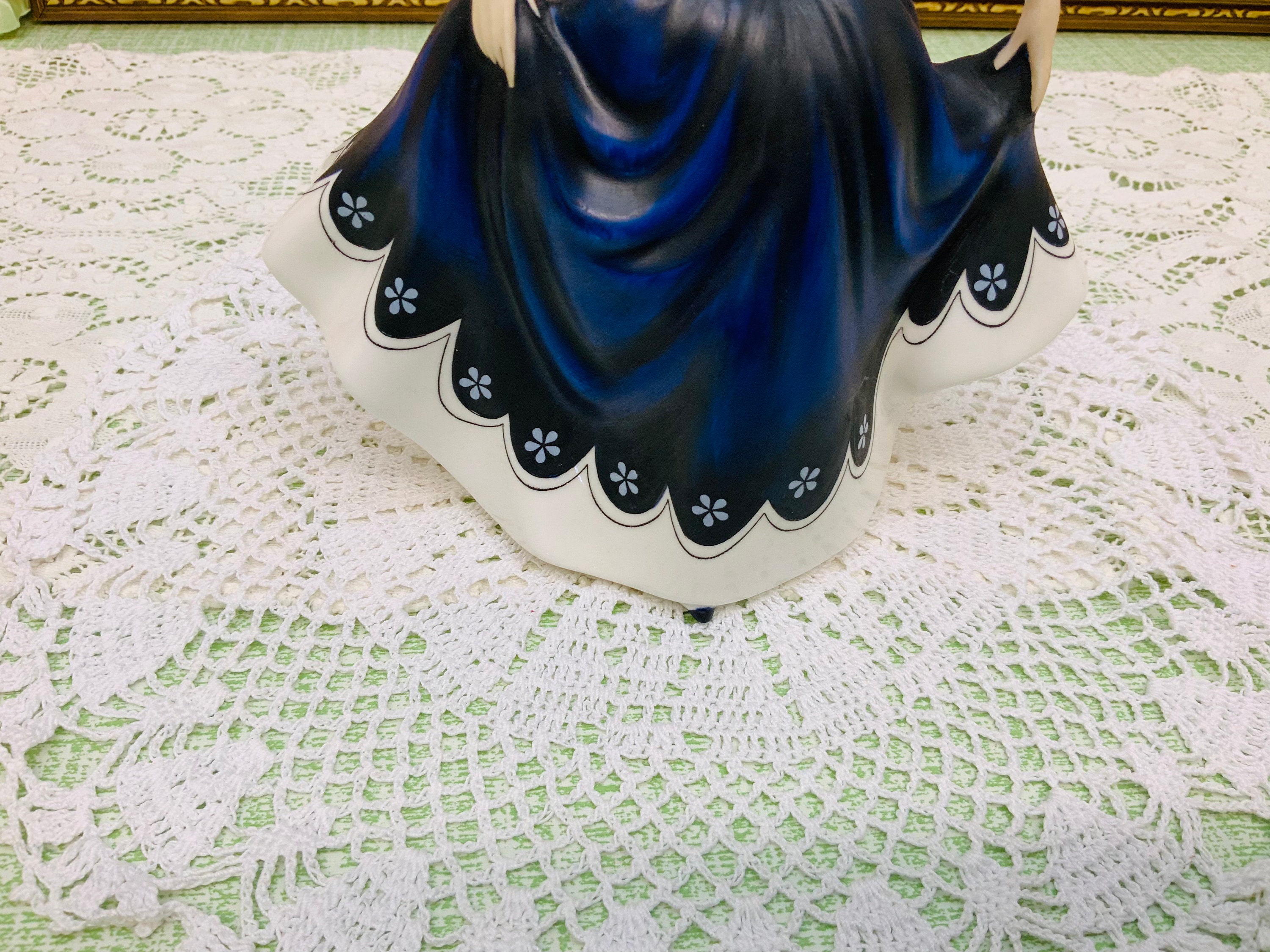 Royal Doulton Lisa HN 2310 circa 1968. - Etsy 日本