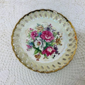 Saji teacup and saucer image 6