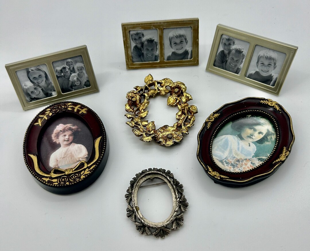 Seven Vintage Small Frames Oval Frames Rectangular Frames Frame Pin