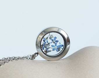 Real forget-me-not flowers medallion chain, 25 mm, dried flowers, bridal jewelry, silver