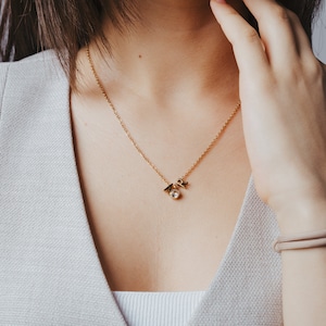 Personalisierte Kette mit Buchstaben Geburtsstein Halskette Namenskette