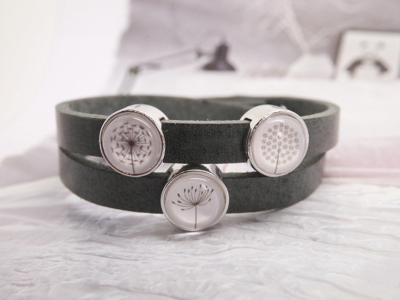 Leather strap with pusteblumen sliding beads