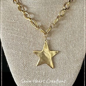 Chunky Gold Chain Necklace with Hammered Star | 12K Gold Plated