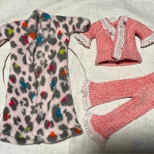 handmade fashion outfit fits vintage tammy dolls and other same sized dolls pink PJ robe set