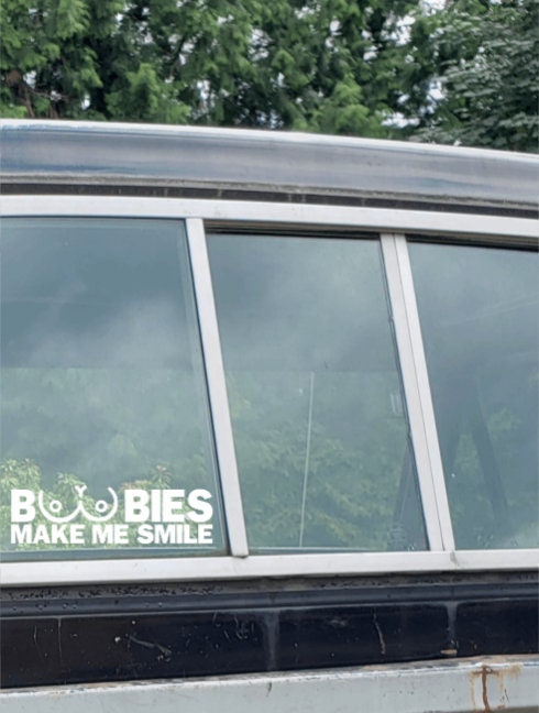 Funny Car Decal Boobies "Boobies Make Me Smile" Funny Car Window Decal Sticker - Vinyl, Multiple Colors Vinyl Car Decals, Stickers & Vinyl Art - Foto 2