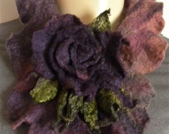 Womens accessories. Handmade Merino Wool Scarf: Purple Rose Ruffled Collar