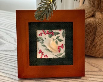 Handmade Coastal-Inspired Christmas Decor with Natural Shell | 4x4 Frame