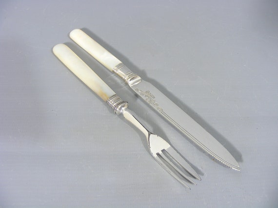 Mother of pearl handles on silverware best sale