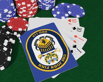 Baraja de cartas de póker con el escudo del USS John Finn DDG-113 / Cubierta de un buque de la Armada