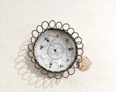 Miniature Blue Onion Butter Pat or Bowl in Wire Frame, Ca 1890s.