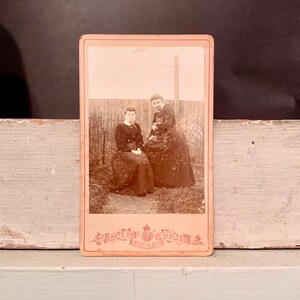 Black Cat Cabinet Card from London, Ca: 1890s.