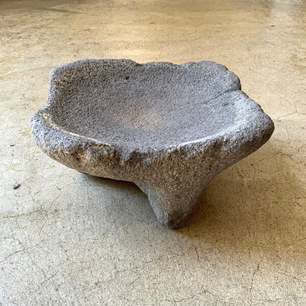 Antique Metate Grinding Stone Molcajete, Pre-1800.