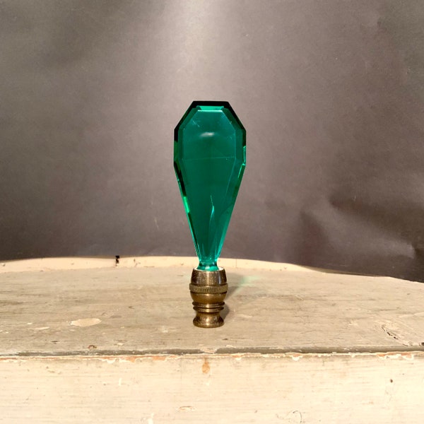 Crystal Lamp Final, Vintage Green Faceted Crystal Finial, Ca 1940s.