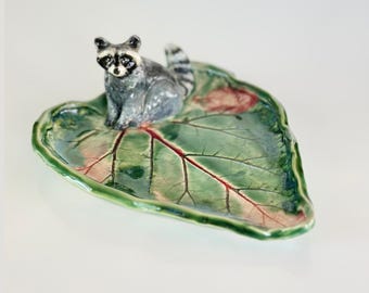 Jewelry Dish Raccoon Art Trinket Dish Ceramic Gift Raccoon Jewelry Holder Daughter Birthday Gift Nature Leaf Jewelry Dish Necklace Holder