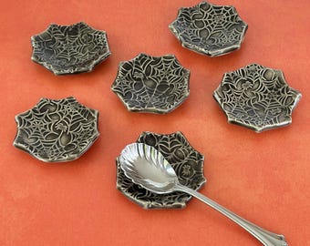 Spiderweb Spoon Rest Halloween Spooky Coffee Bar Station Teaspoon Holder Ceramic Bat Gothic Kitchen Decor Goth Coffee Lover Teaspoon Gift