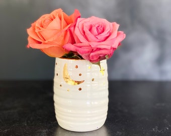Bud Vase, Small Bud Vase, Plant Mom Gift, Small White Vase, First Apartment, Studio Apartment, Cottagecore Decor, Small Vase, Boho Vase