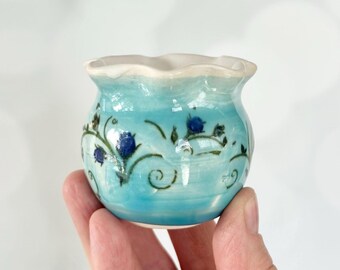 Mini Bud Vase Porcelain Handmade Blue Flower Vase Mommy Vase Mini Modern Vase Flower Bud Vase Boho Kitchen Vase Grandma Bud Vase Mommy Gift