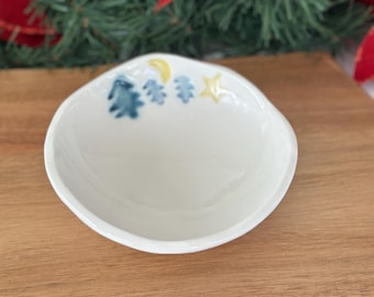 Christmas Pottery Bowl Handmade Boho Decor Winter Decor Christmas Gift Mom Birthday Key Holder Winter Lover Birthday Gift Folk Art Home