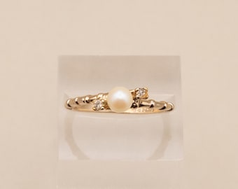Vintage 1980s 14k Gold Pearl Ring | Size 7.75 | Sizable | Real Solid Gold Ring with Pearl | Stamped 14k ESPO | Estate Jewelry