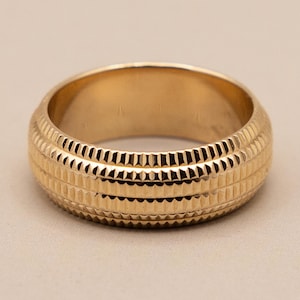Timeless Vintage 14k Gold Textured Band | Wedding Ring | Stacking Band | 6.75mm |  Size 6