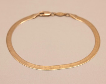 Vintage 10k Solid Gold Herringbone Bracelet | Fits up to size 8.5 | 4.1mm | 3.83 grams