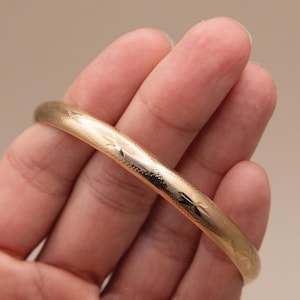 Vintage 14k Solid Gold Etched Floral Bangle | Size 6.5 | 5mm Wide | Gift for Woman