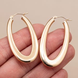 Vintage 14k Gold Flattened Oval Hoop Earrings | Puffy Hollow Hoops | 80s Gold Hoops