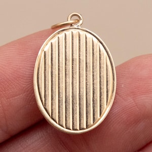 Beautiful Antique 9k Gold Striped Disc Charm | Engraveable Antique English Pendant | Personalized 24mm Fluted Oval | Real Solid 9 Karat Gold