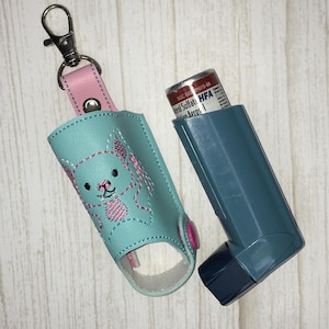 Pastel Halloween, Kawaii Bat inhaler holder case, Inhaler Keychain, asthma inhaler, Inhaler Keeper, Ventolin HFA holder, Gift for asthmatic