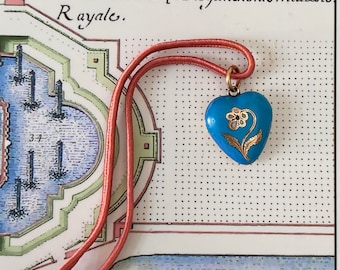 Early 19th Century Gold Locket with Blue Enamel and Gold Pansy