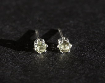 925 Sterling silver stud earrings with natural faceted Lemon quartz stones