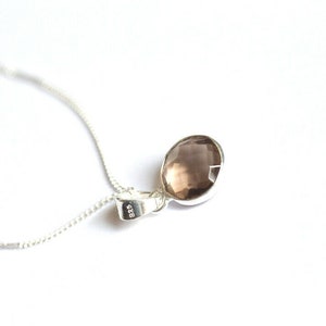 Collar con colgante de plata de ley 925 y cuarzo ahumado, con cadena de plata de ley de 16", 18" o 20".