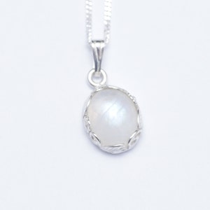 925 Sterling Silber Regenbogen Mondstein Halskette Charm Anhänger mit 16 '', 18 '', 20 '' Sterling Silber Kette