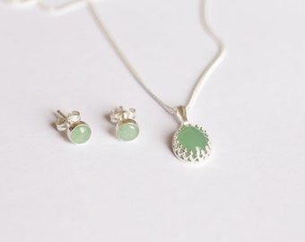 Collier pendentif pierre naturelle carrée sillimanite vert émeraude, or gold filled 14K, argent 925