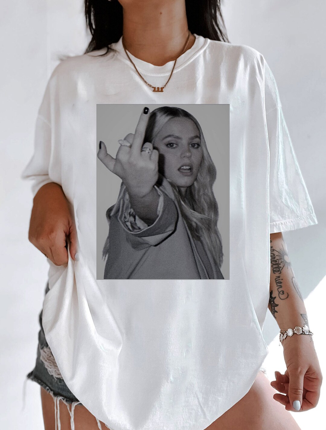 Reneé Rapp Shirt, Renee Rapp Middle Finger Shirt, Reneé Rapp Merch, 90s