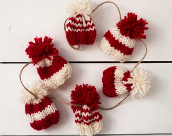 Guirnalda de sombreros navideños en miniatura