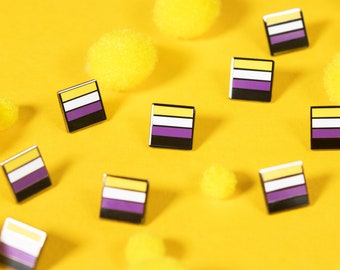 Mini Non-Binary Flagge Pin — LGBT Pride Badge Stud Trans Transgender Enby Genderqueer Demigirl Demiboy Genderflüssigkeit Emaille Button