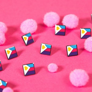 Mini broche de bandeira poliamorosa — Novo design de bandeira poliamorosa 2022 Poligamia Poliginia Relacionamento Anarquia Polifidelidade Poliandria não exclusiva